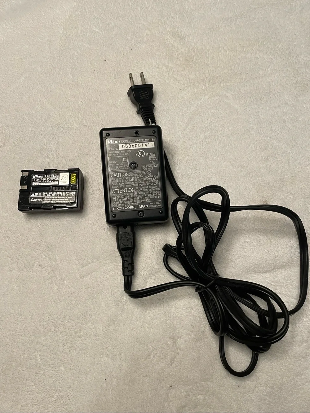 Nikon MH-18a Quick Charger + Genuine EN-EL3a Battery Bundle.